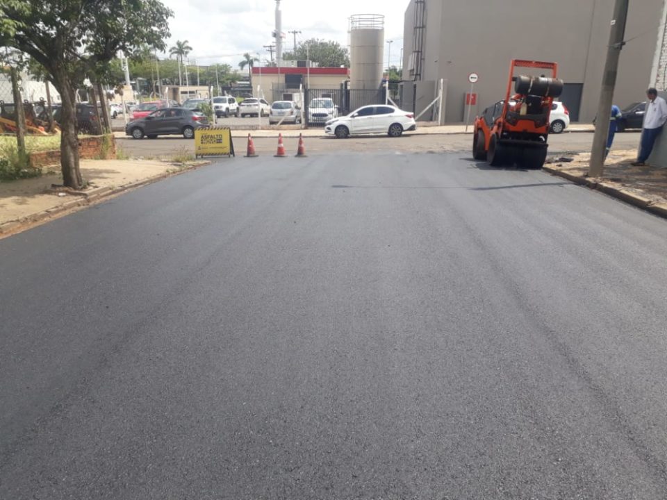 Prefeitura finaliza recape de mais vias da cidade