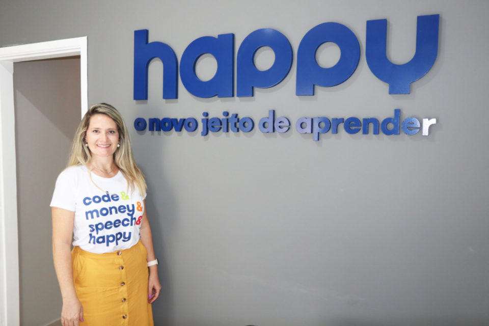 Happy inaugura escola de programação, educação financeira e oratória