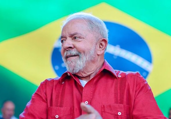 Lula deve aguardar decisão do STF para custear o Auxílio Brasil