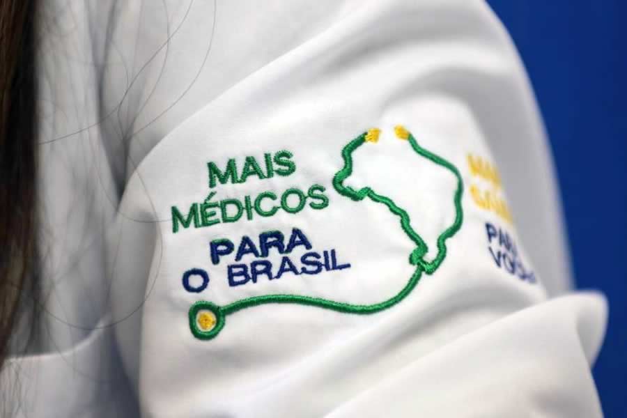 Governo eleito prevê retomar programa Mais Médicos