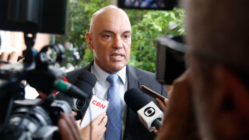 Alexandre de Moraes convoca reunião com PMs no TSE