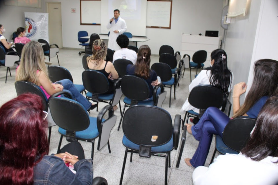 Santa Casa encerra Outubro Rosa com palestras