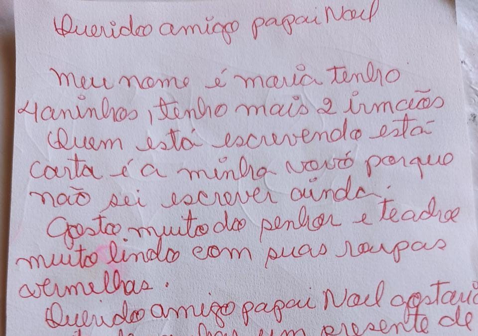 Mais de 300 cartinhas ainda esperam adoção