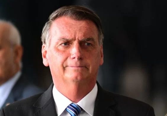 Bolsonaro suspende dinheiro do orçamento secreto