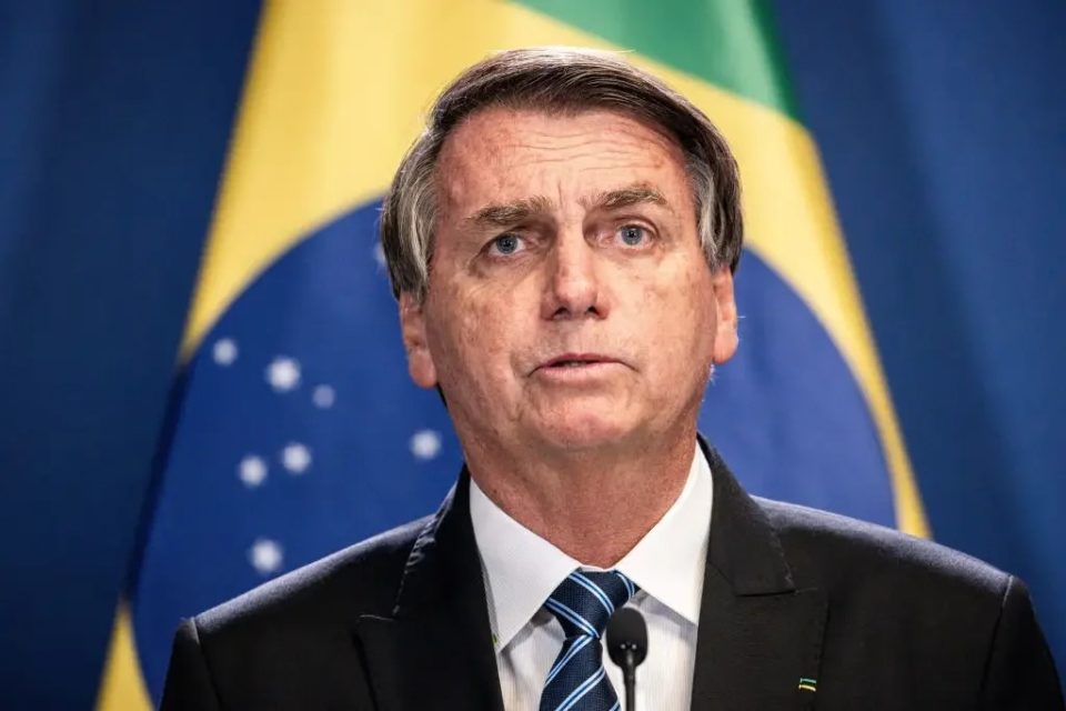 Lira concede aposentadoria parlamentar a Jair Bolsonaro