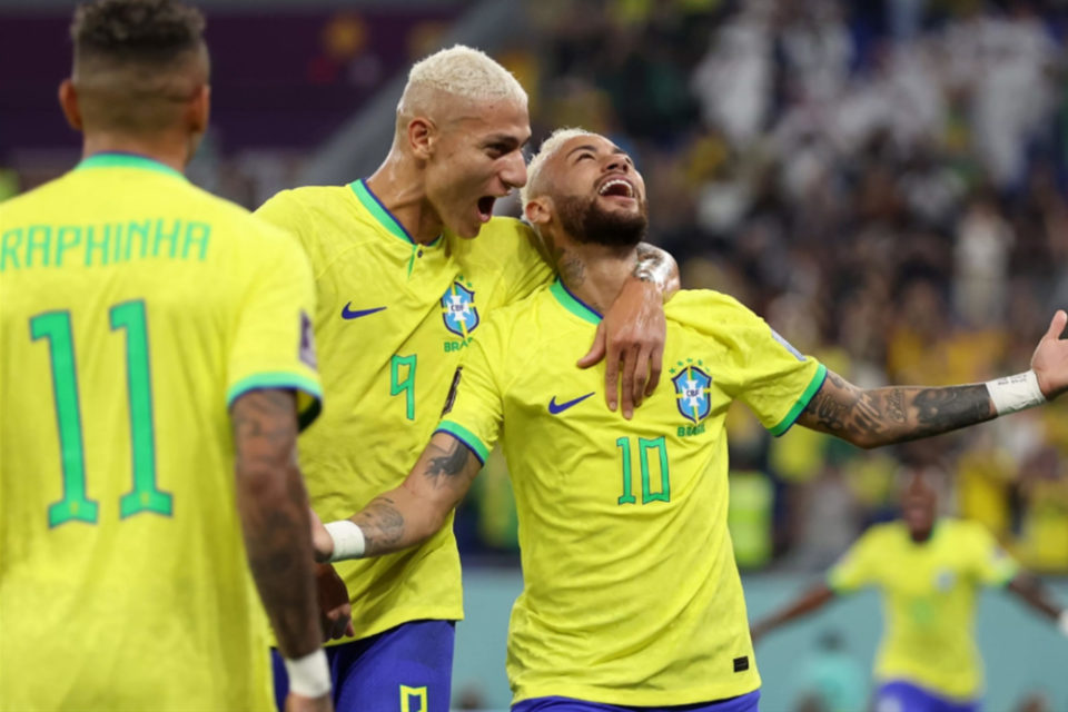 Brasil goleia a Coreia e pega a Croácia na próxima sexta
