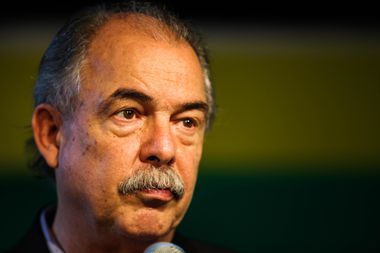 Aloizio Mercadante é cotado para presidir BNDES no governo Lula