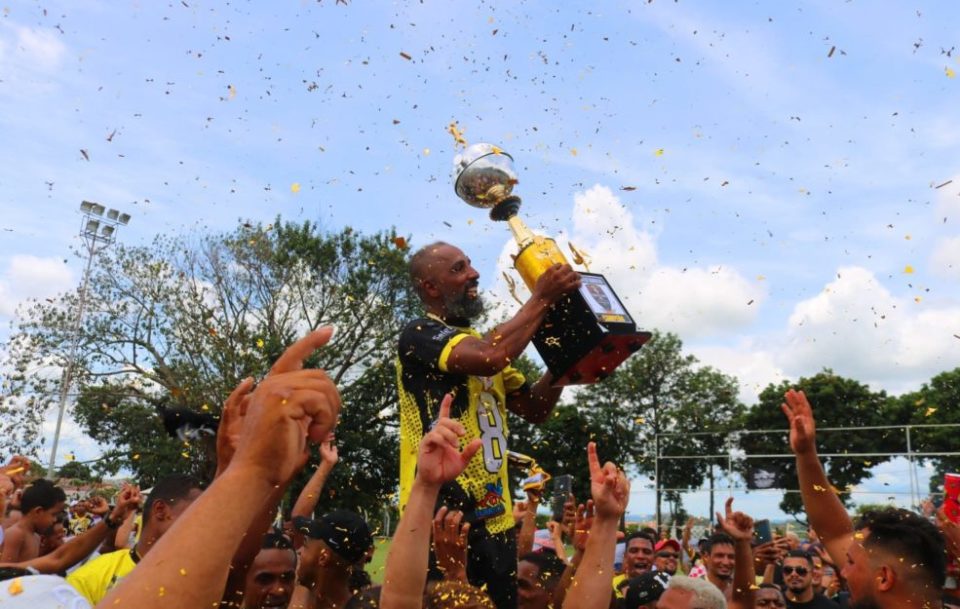 Azaleia é campeã e leva a Taça Life de Futebol Amador no Mineirão