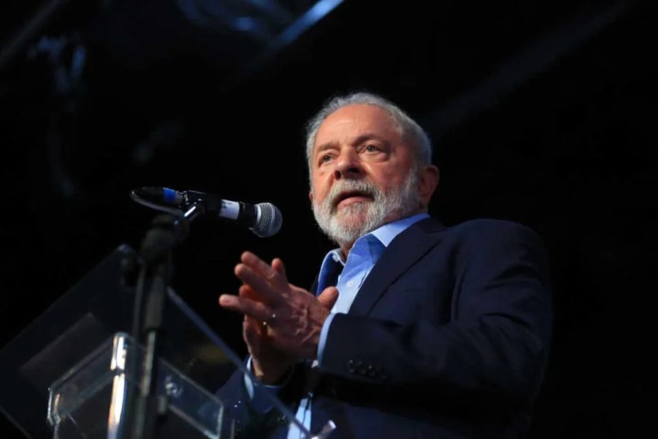 Lula anuncia que Caixa e BB terão mulheres na presidência