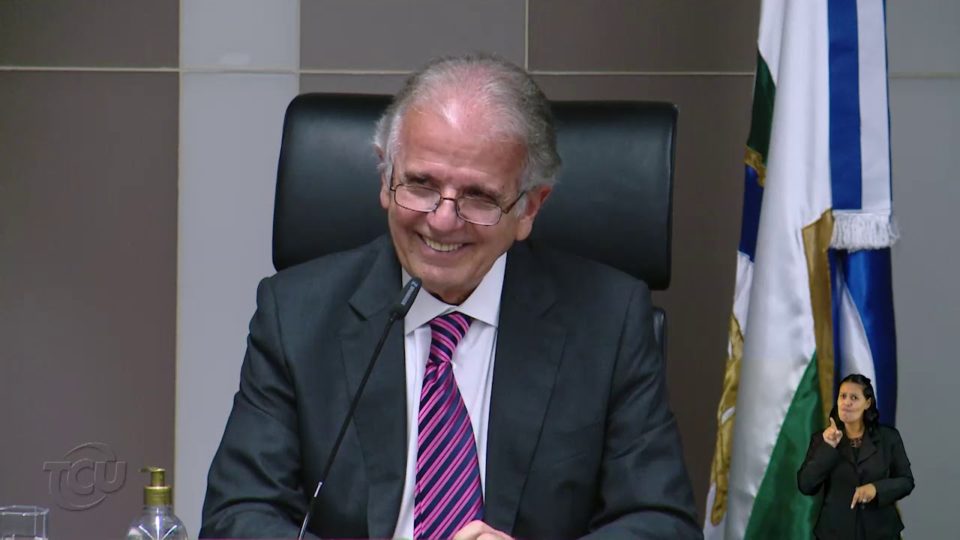 Futuro ministro da Defesa fala em ‘despolitizar’ Forças Armadas