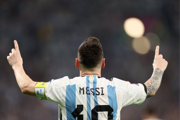 PSG alinha acordo de renovação com Messi, diz presidente