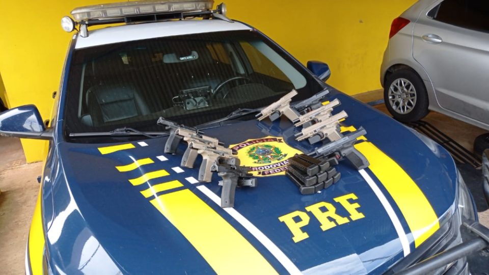 PRF apreende armas em tanque de combustível