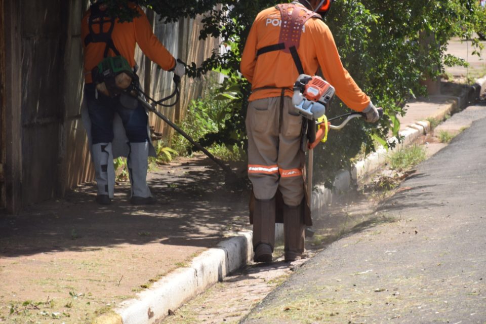 Pompeia intensifica roçagem por toda a cidade