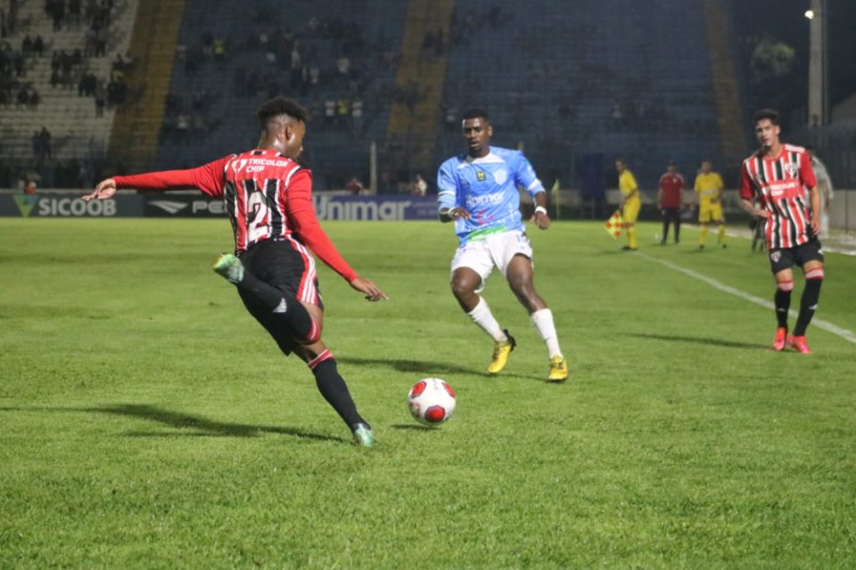 Maquinho perde para o São Paulo e é eliminado da Copa SP