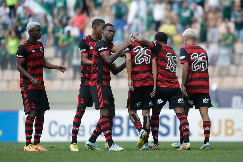 Flamengo só empata com o Floresta-CE na estreia da Copa SP