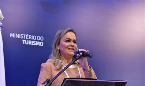 Ala do União vê ministra sem força na bancada