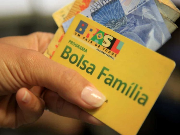 Caixa começa a pagar Bolsa Família de R$ 600 nesta quarta