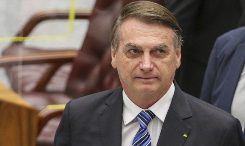 Moraes inclui Bolsonaro em inquérito por suspeita de incitar ações