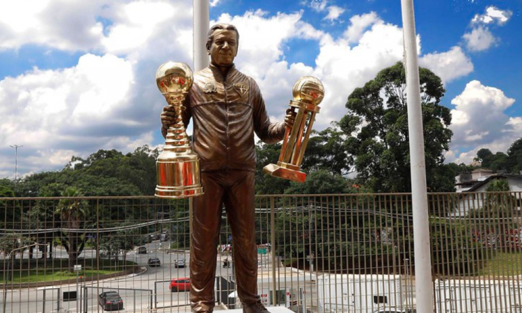 São Paulo inaugura estátua em homenagem a Telê Santana