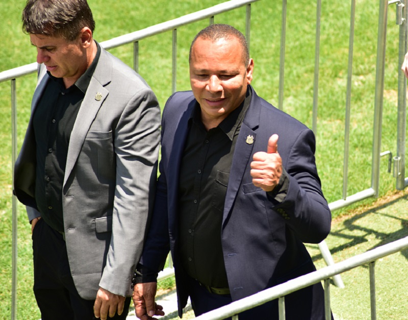 Neymar não irá ao velório de Pelé, diz pai do jogador