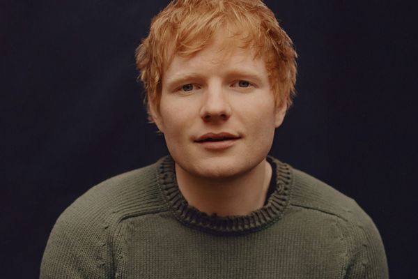 Ed Sheeran lança música em homenagem a amigo morto