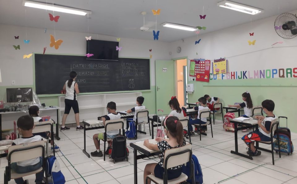 Reajuste de piso em 15% para docentes atinge cerca de 3,5 mil em Marília