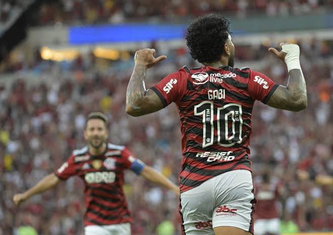 Landim cobra postura de Gabigol para usar a 10 do Fla