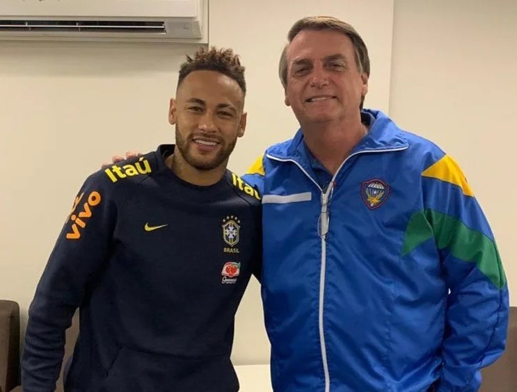 Bolsonaro concedeu a Neymar uma das maiores honrarias