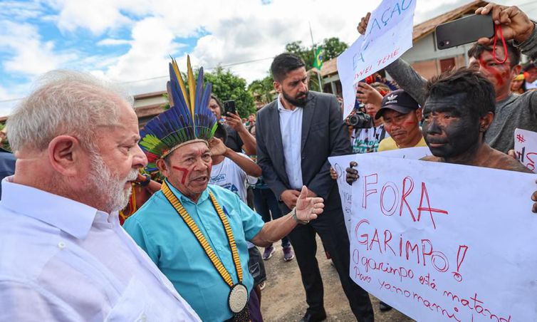 PT protocola na PGR representação criminal contra Bolsonaro