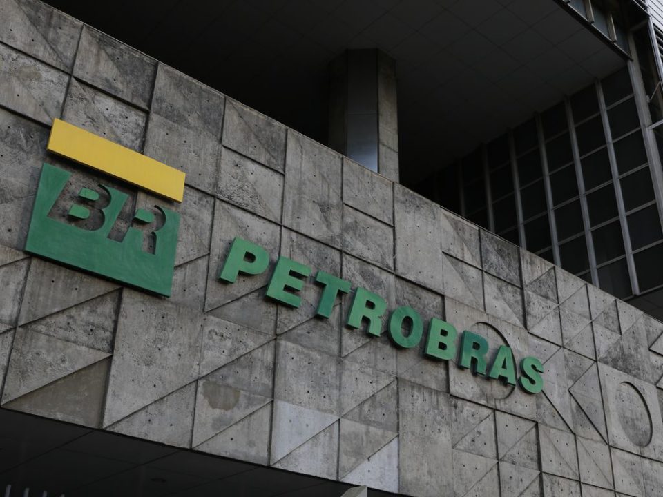 Conselho da Petrobras só deve mudar em abril