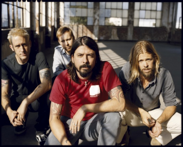 Foo Fighters anuncia continuidade da banda sem Taylor Hawk