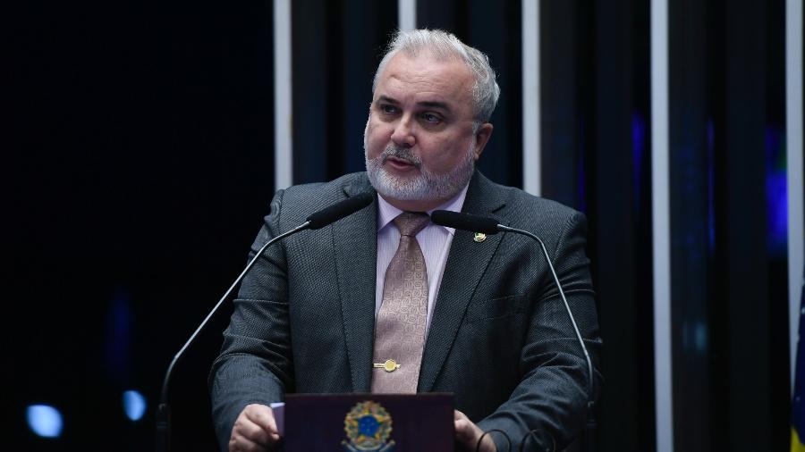 ‘Política de preços precisa ser discutida com Petrobras’, diz ministro