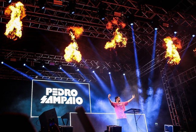 Pedro Sampaio é a próxima atração musical em festa do BBB