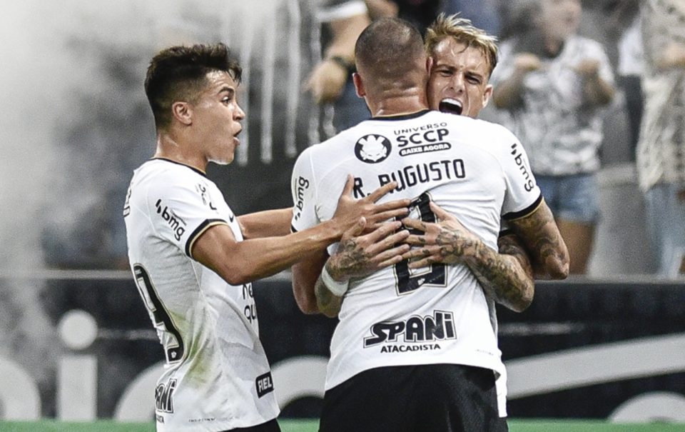 Corinthians joga bem, decide no 1º tempo e derrota Botafogo