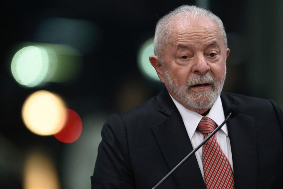 Lula opõe ricos a pobres oito vezes e ignora reconciliação