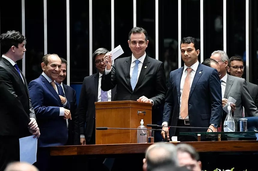 Rodrigo Pacheco é reeleito presidente do Senado