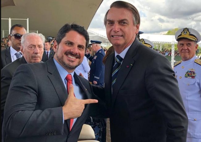 Marcos do Val diz que Bolsonaro pressionou por golpe e que vai renunciar