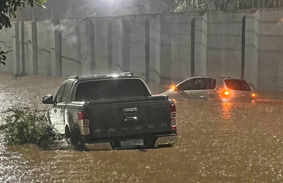 Forte chuva causa prejuízos em pontos diferentes de Marília