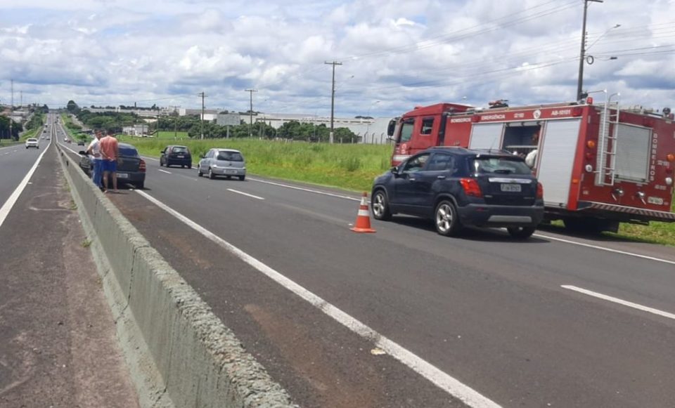 Motorista sem CNH e bêbado causa acidente na contramão