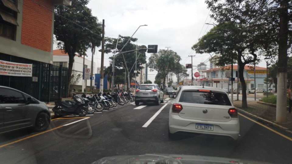 Falta de energia gera transtorno no trânsito em Marília