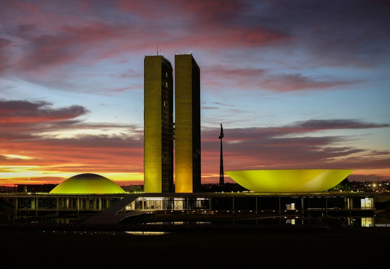 Deputados querem criminalizar abuso de preços em desastres