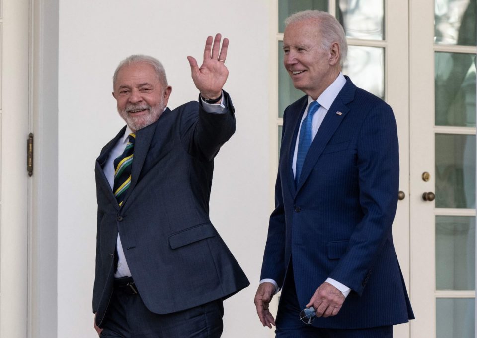 Biden pressiona Brasil a rejeitar navios do Irã