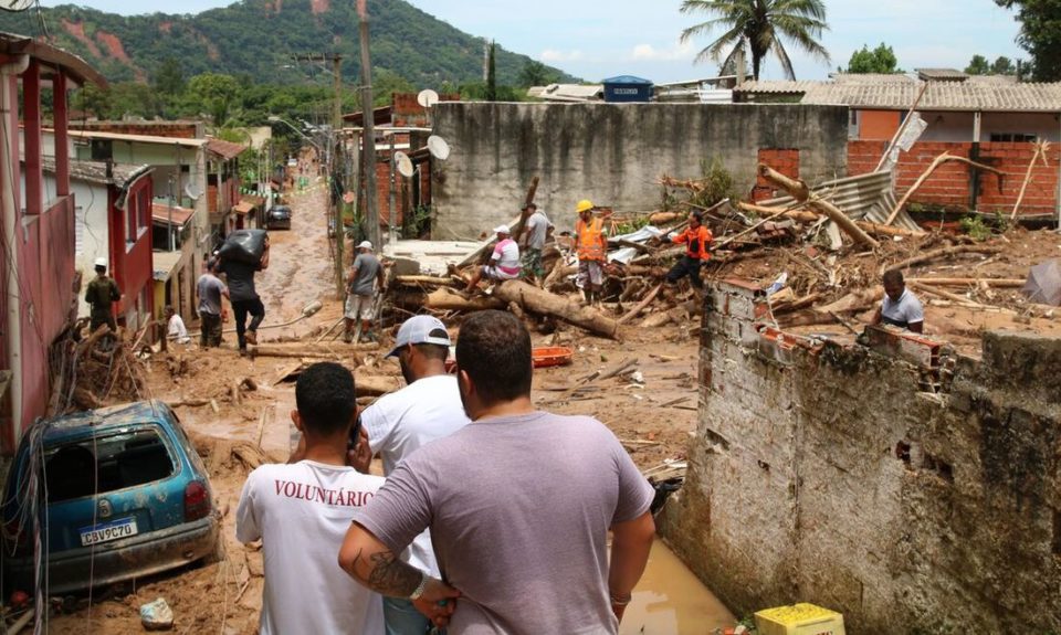 Chuva no litoral norte de SP: sobe para 64 o nº de mortos