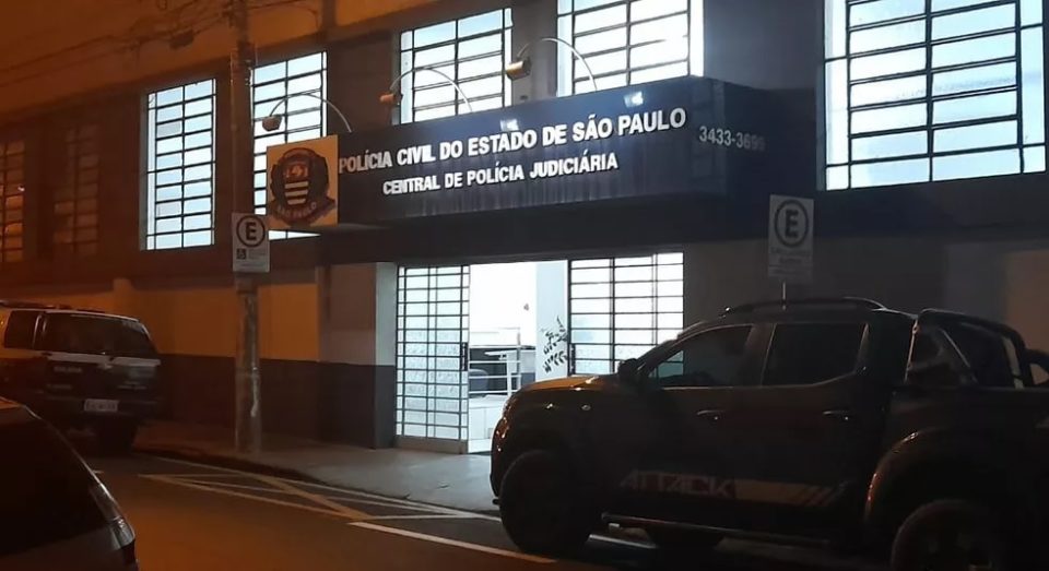 Homem não paga corrida, tenta roubar motorista e é preso