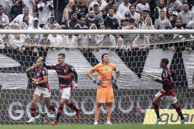 Corinthians perde para Ituano e se despede do Paulistão