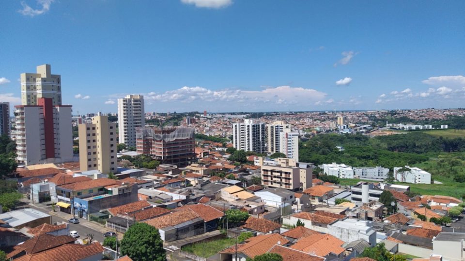 Semana começa com sol, mas tem chuva em alguns períodos