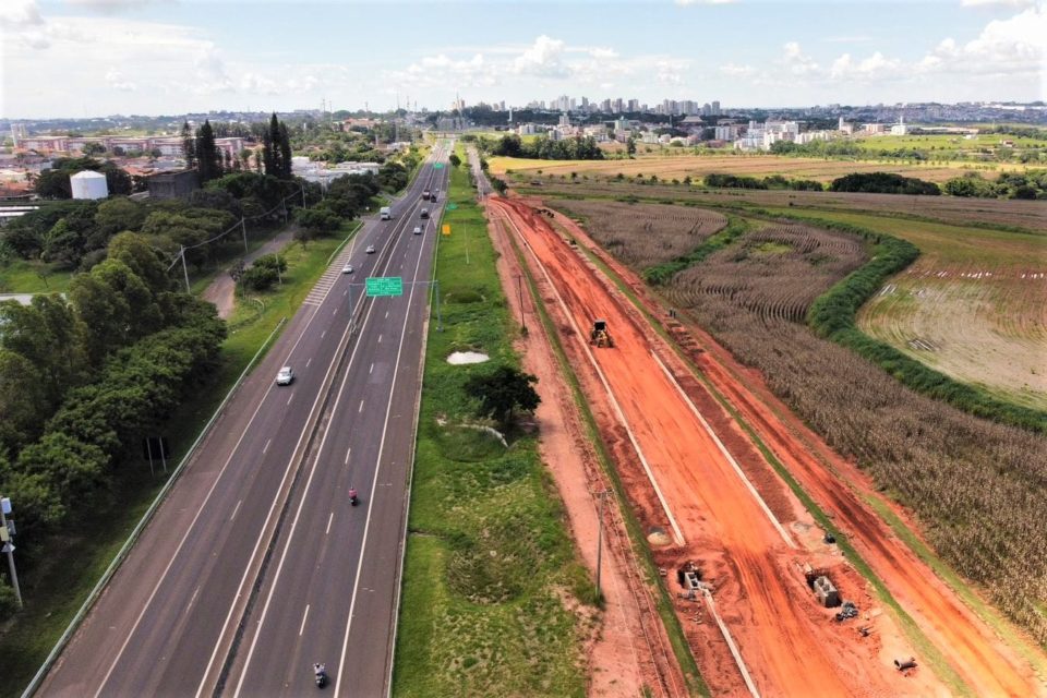 Abertura de nova avenida cria rota de expansão até Avencas