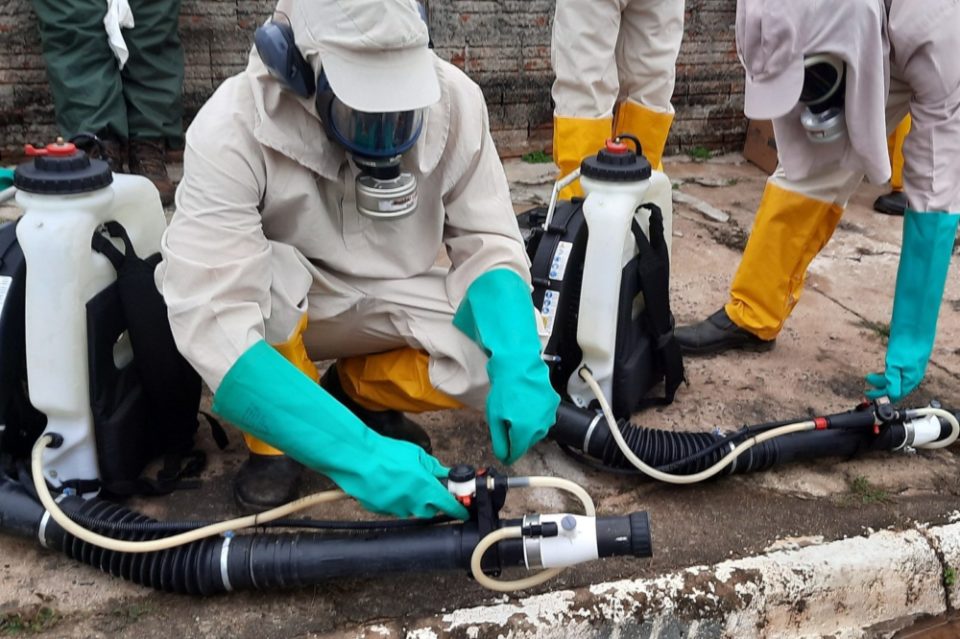 Pompeia tem 373 casos de dengue e faz nebulização em bairros