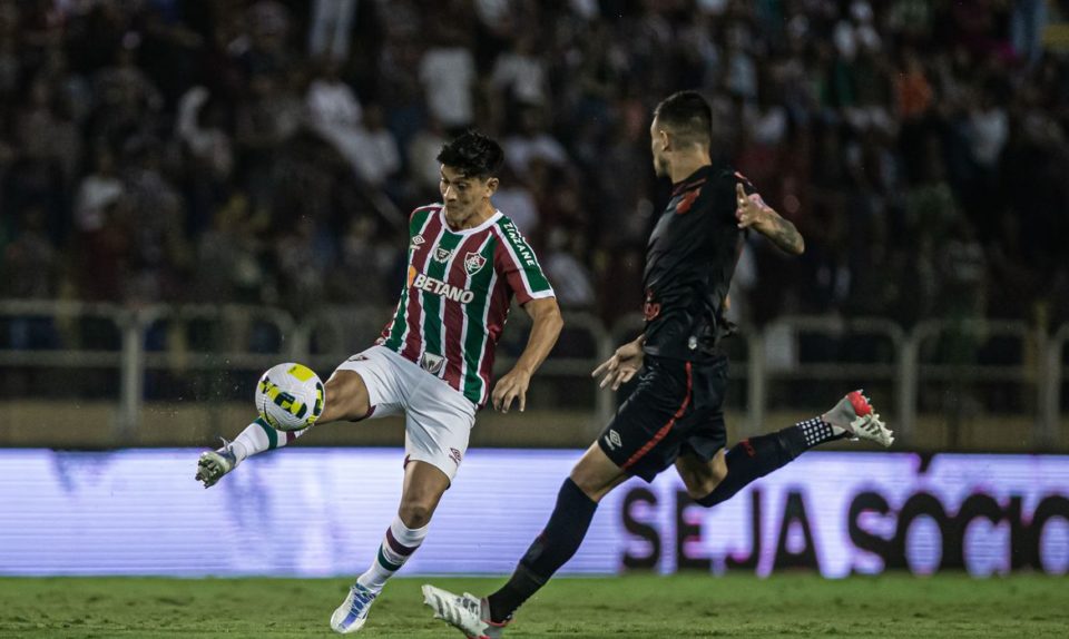 Fluminense e Athletico medem forças no Maracanã