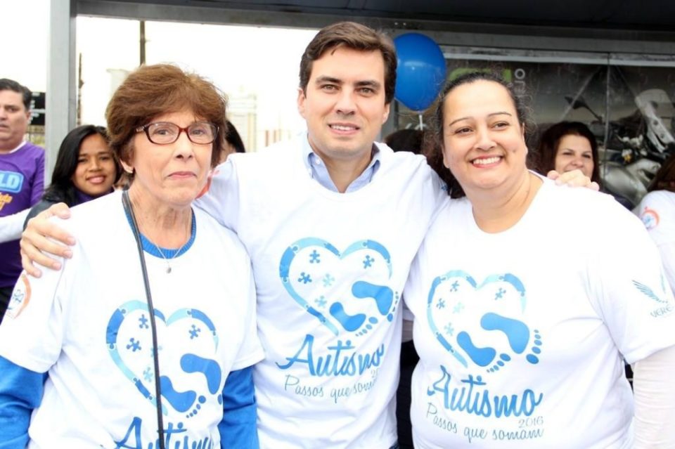 Com apoio de Vinicius, cai veto sobre autismo